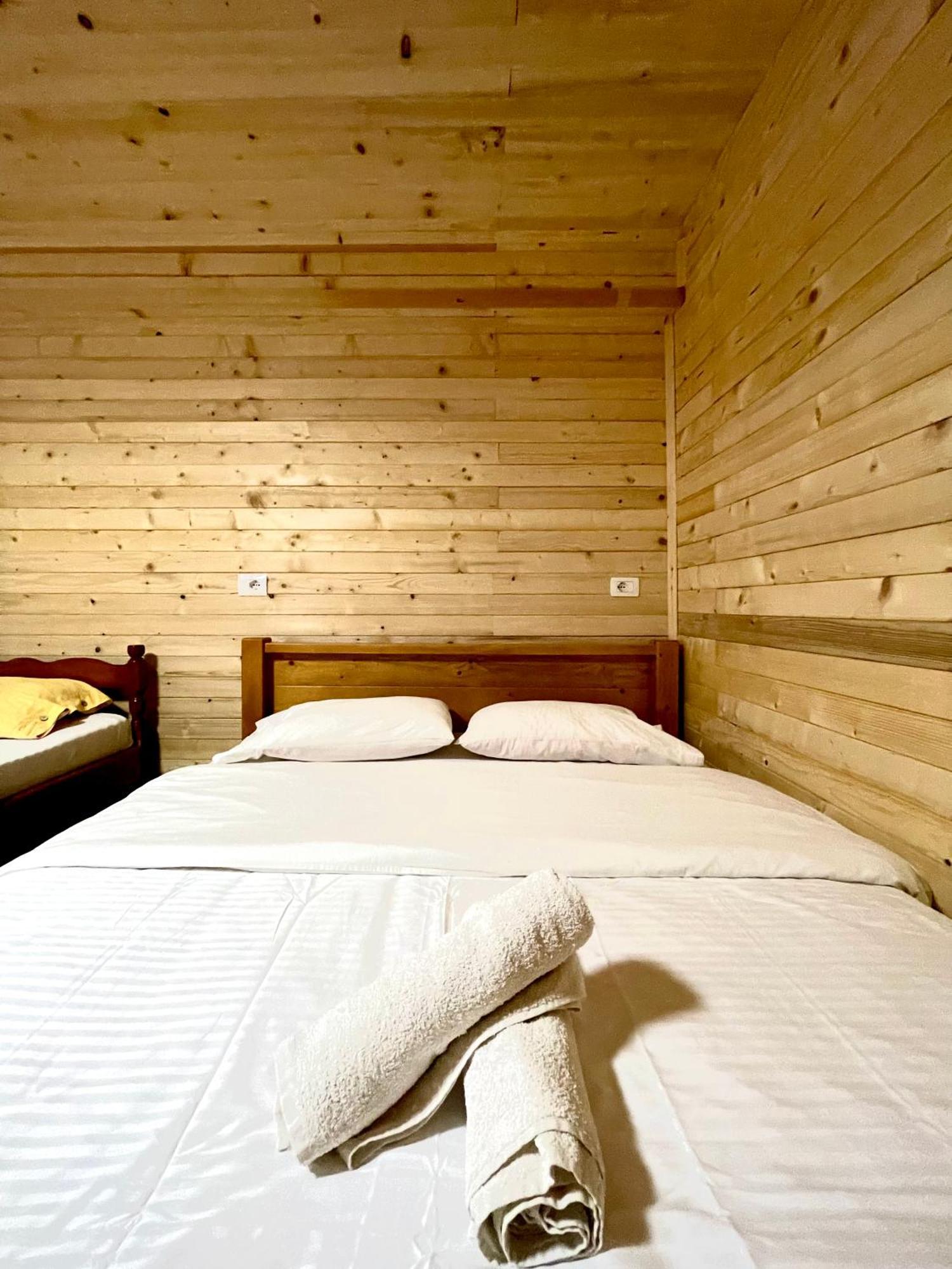Lazer Cardaku Guesthouse ヴァルボナ エクステリア 写真