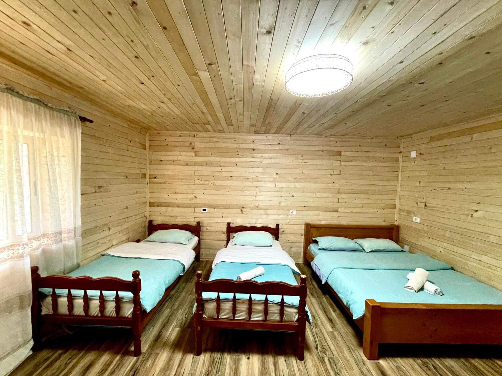 Lazer Cardaku Guesthouse ヴァルボナ エクステリア 写真
