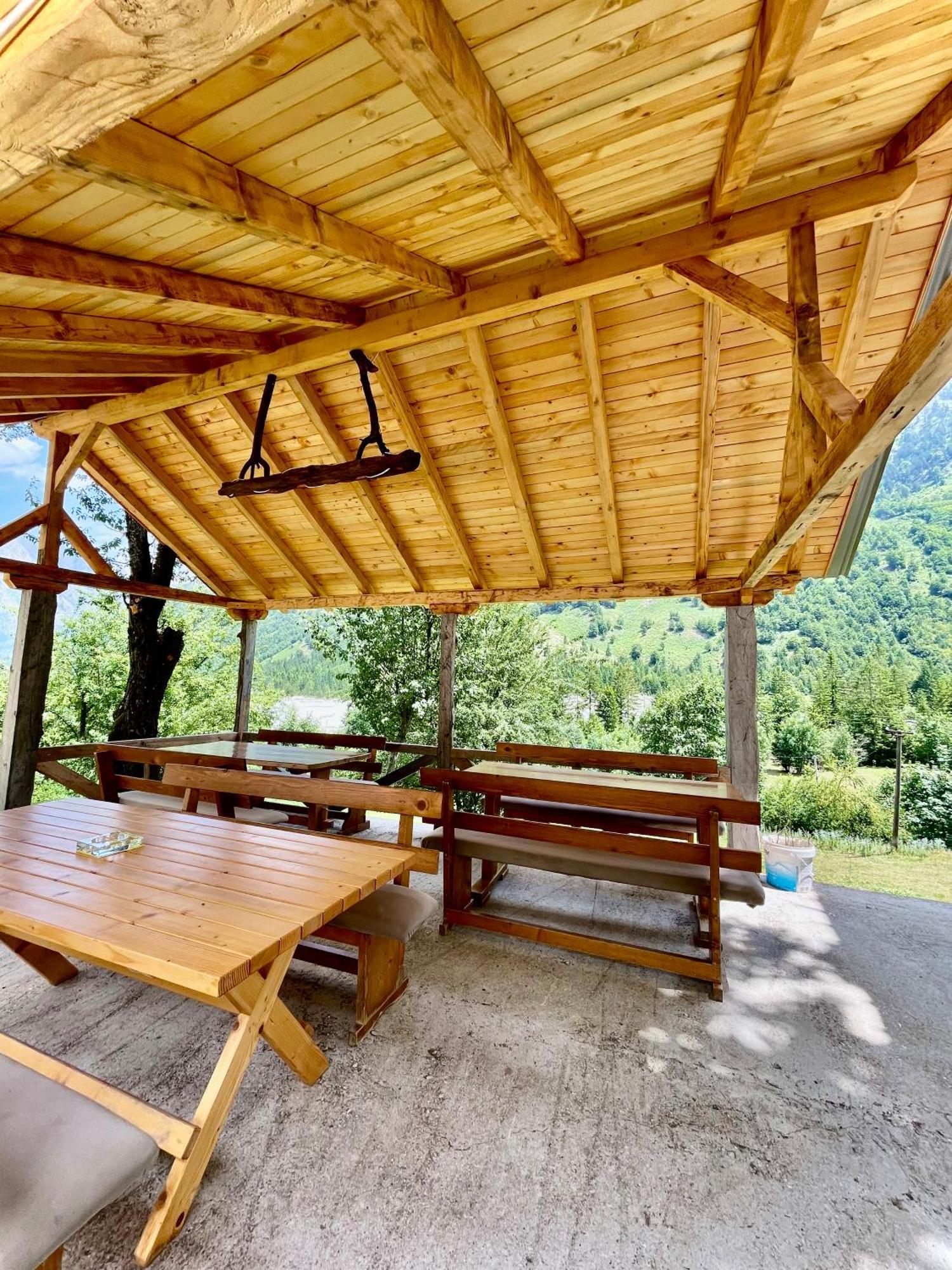 Lazer Cardaku Guesthouse ヴァルボナ エクステリア 写真